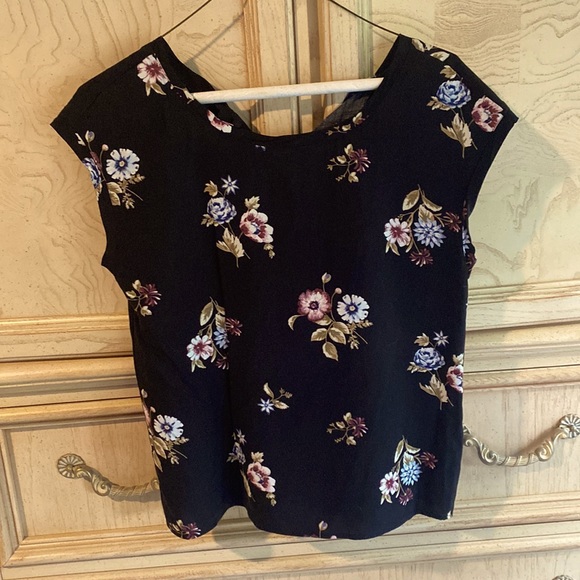 Abercrombie and Fitch floral short sleeve blouse - Picture 1 of 2